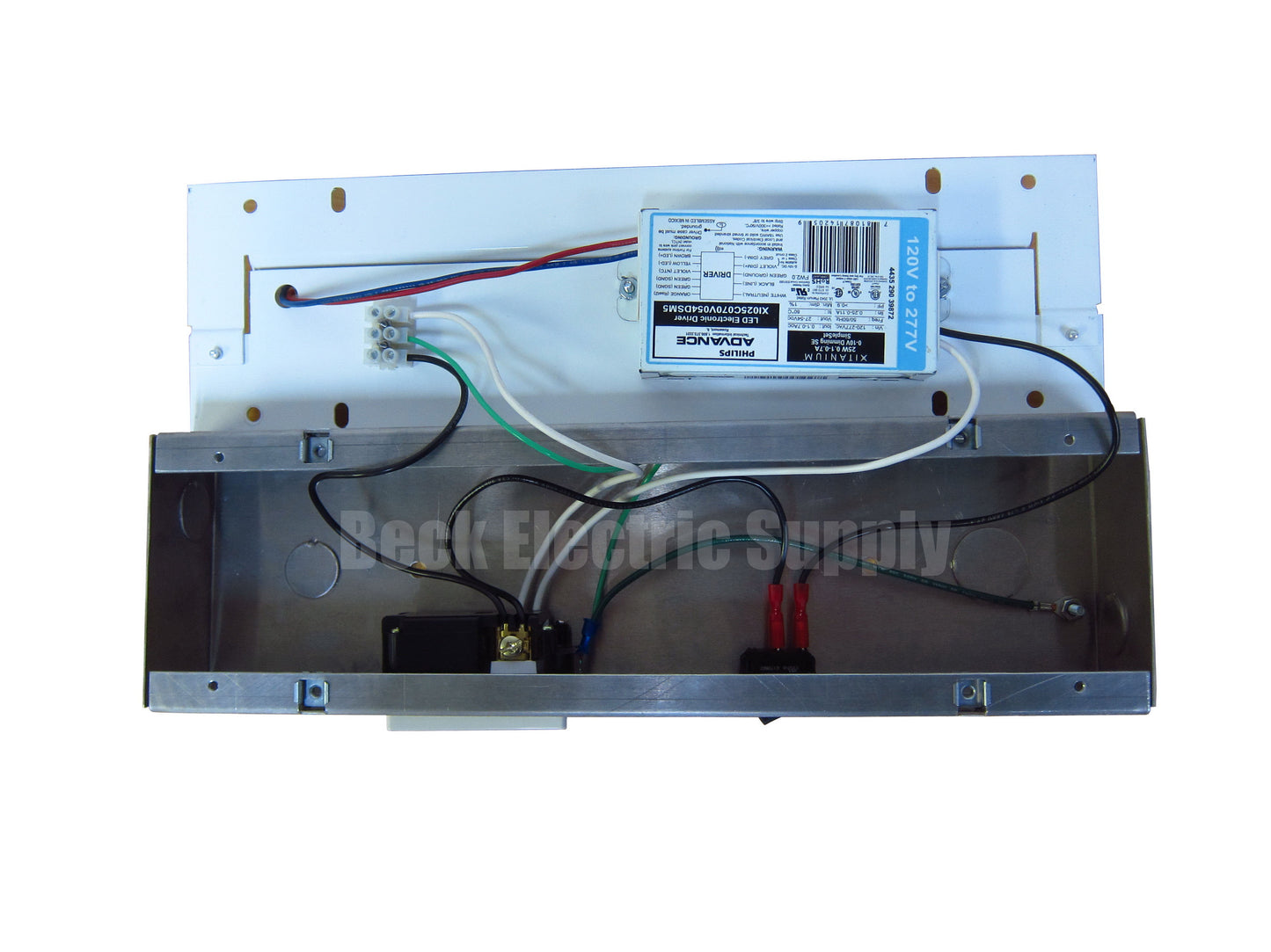 LED BERTH & MIRROR LIGHT, 14W, 120V-277VAC, 3000K WW, SWITCH, RECEPTACLE & 2 X USB PORTS, BECK-BM-LED-USB-120